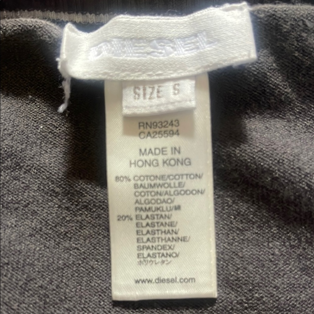 Chic V-Neck Sweater with Pink Trim - Picture 8 of 8